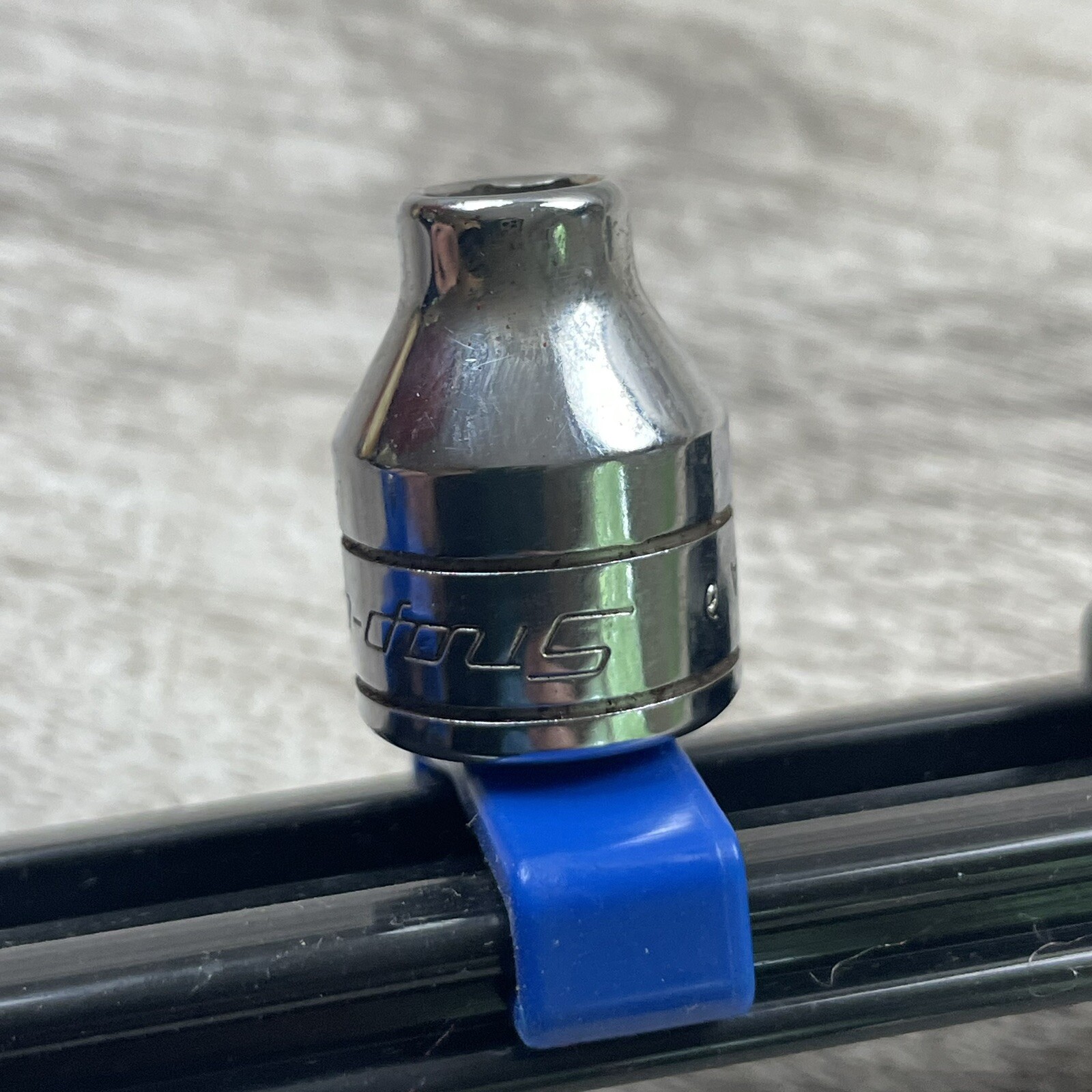 Snap-On (FS081) 3/8″ Drive 6-Point SAE 1/4″ Shallow Socket