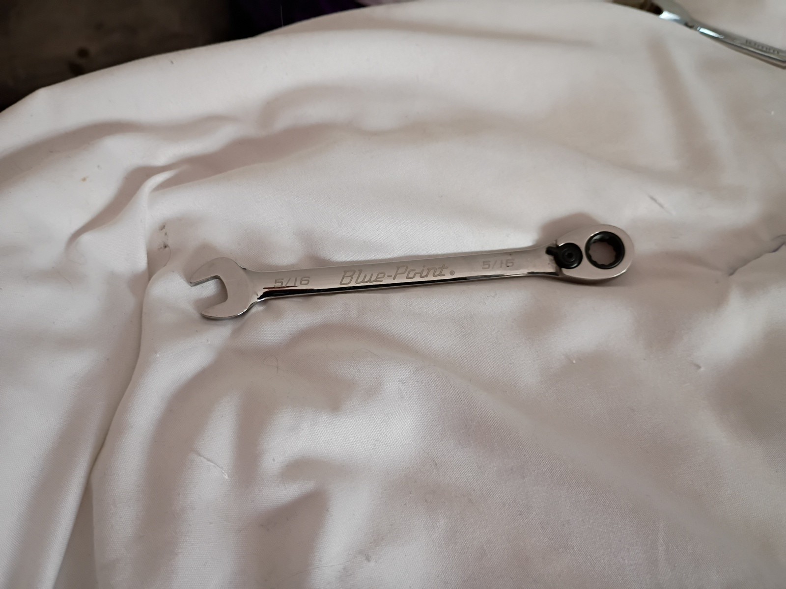 Blue-Point 5/16″ SAE Offset Ratcheting Combination Wrench.