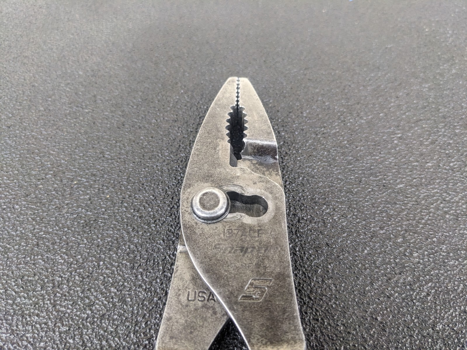 #bl082 Snap on 137ACF RED Handled Slip Joint 8” Pliers