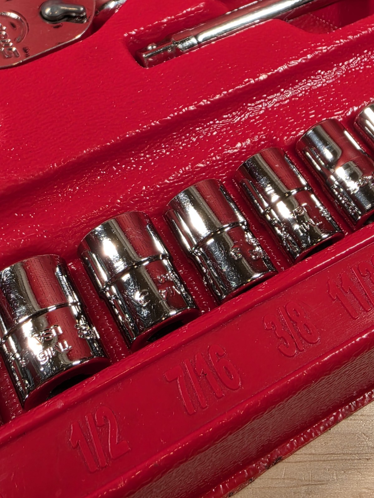 Snap-on 114ATMP 14-Pieces 1/4” Drive 6-Point SAE Shallow Chrome Socket Set