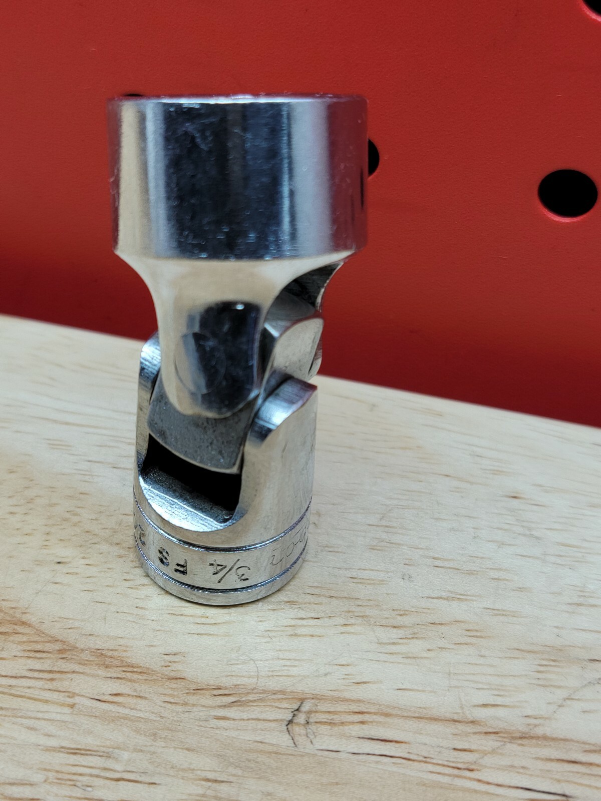 Snap-on Tools FS24 3/4″ 6 Point 3/8″ Drive Swivel Universal Flex Shallow Socket