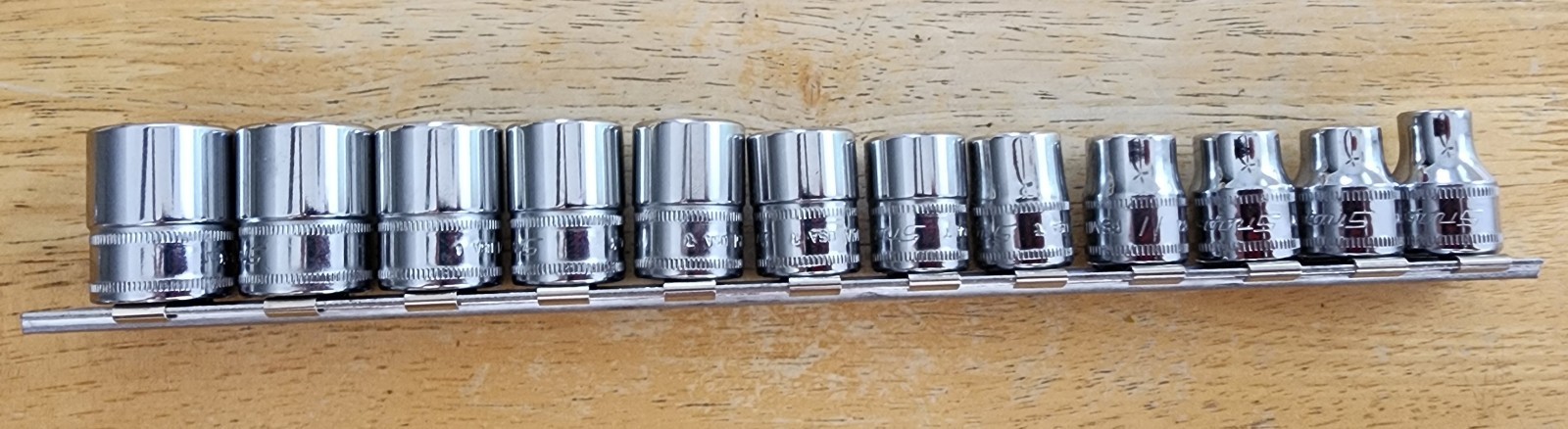 NOS Snap On 12 Pc 6 pt Metric 3/8″ Flank Dr Shallow Socket Set 8-19mm 212FSMY