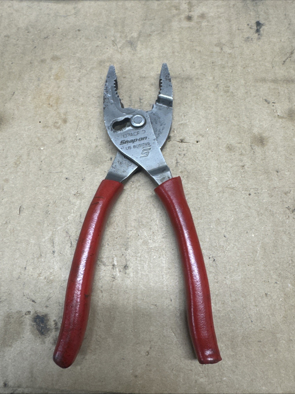 SNAP ON TOOLS USA 137ACF RED 8″ Soft Grip Combo Slip Joint Pliers w/ Cutter