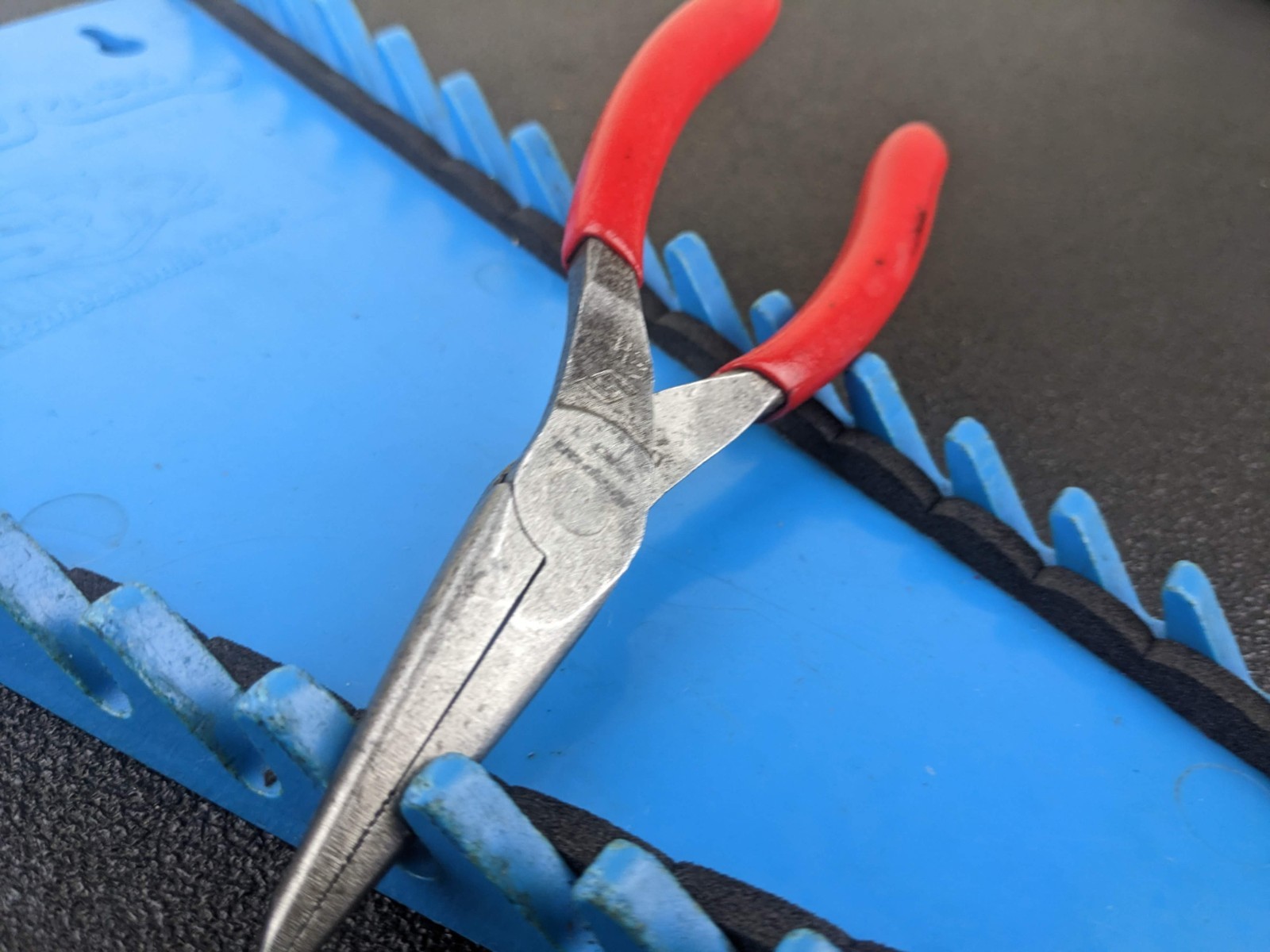 #bm442 Snap-on Tools 95ACF RED 6in SOFT GRIP NEEDLE NOSE PLIERS USA