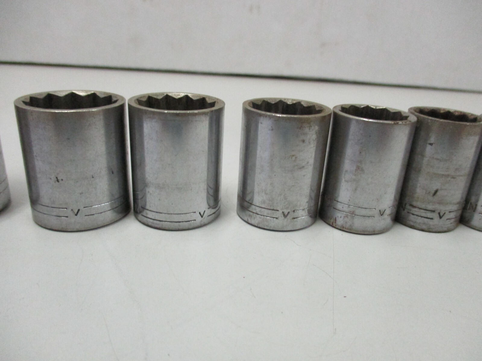 Craftsman 13pc =V= Series 1/2″ Drive 12 Point SAE Socket Set 7/16 to 1-1/4