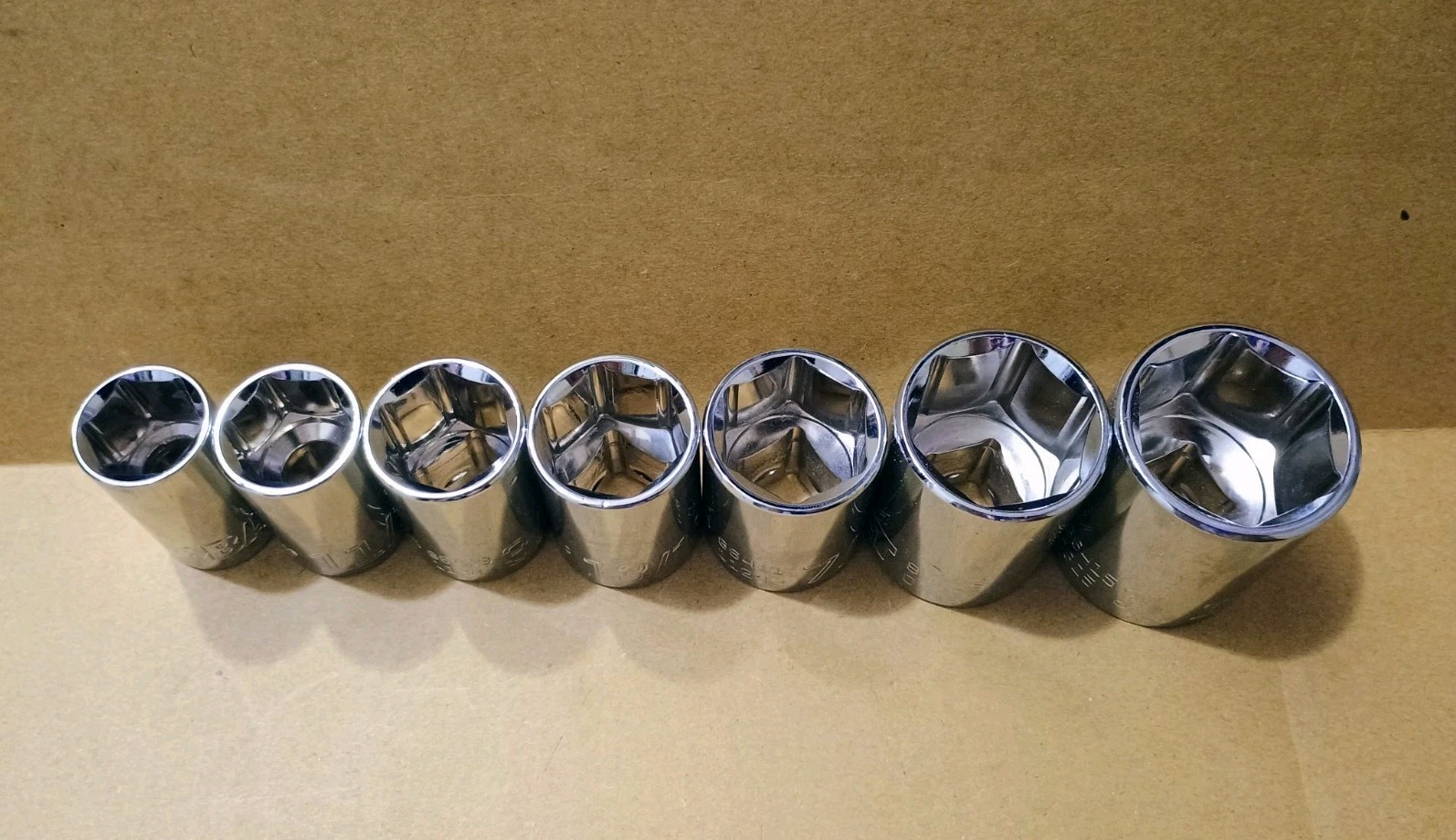 KOBALT 14 Piece METRIC and SAE Chrome 6 Point Socket Set for 1/2″ Inch Drive