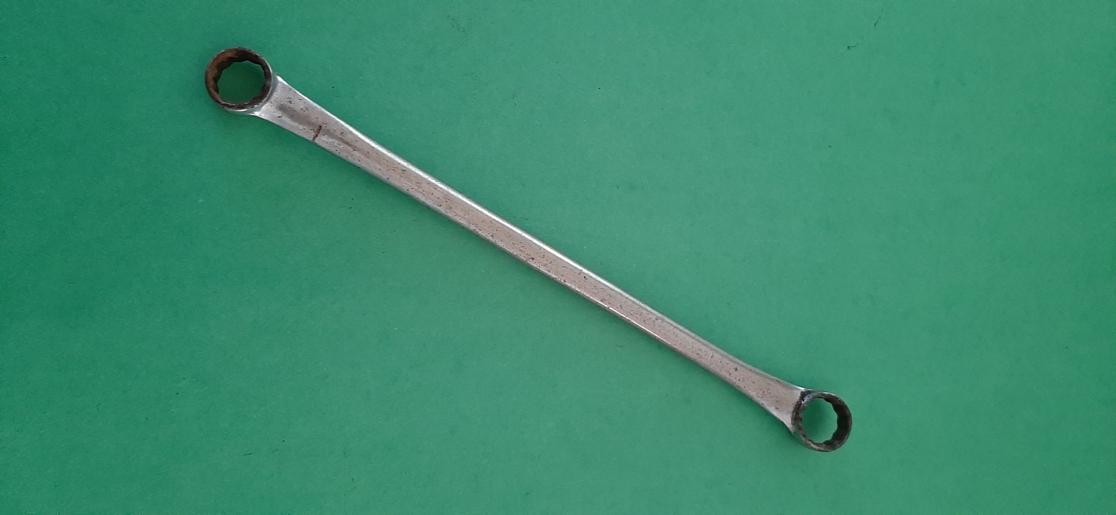 Blue-Point Tools USA 1/2″ x 9/16″ XD-1618 Offset Round Handle Box-end Wrench 721