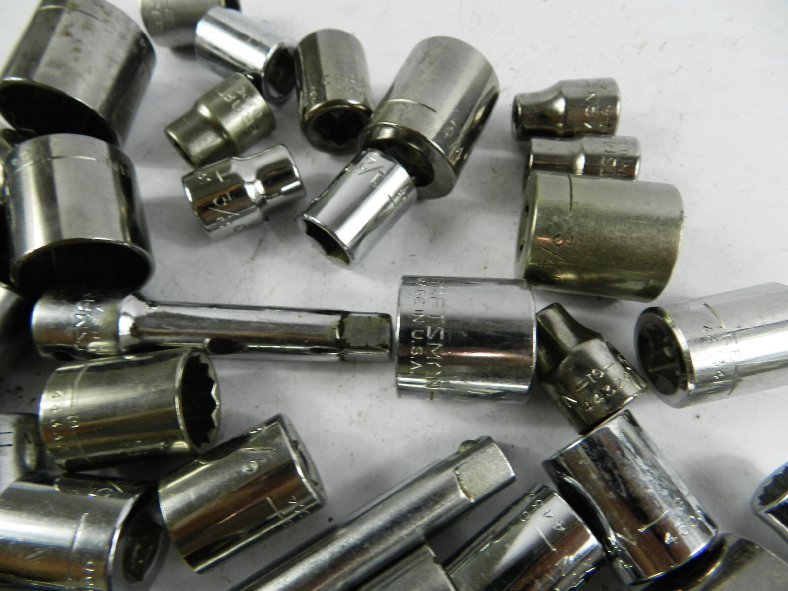Lot (45) CRAFTSMAN USA 3/8 in Drive 1/4 in – 7/8 in Sockets 6-12pt Extnsns C323K