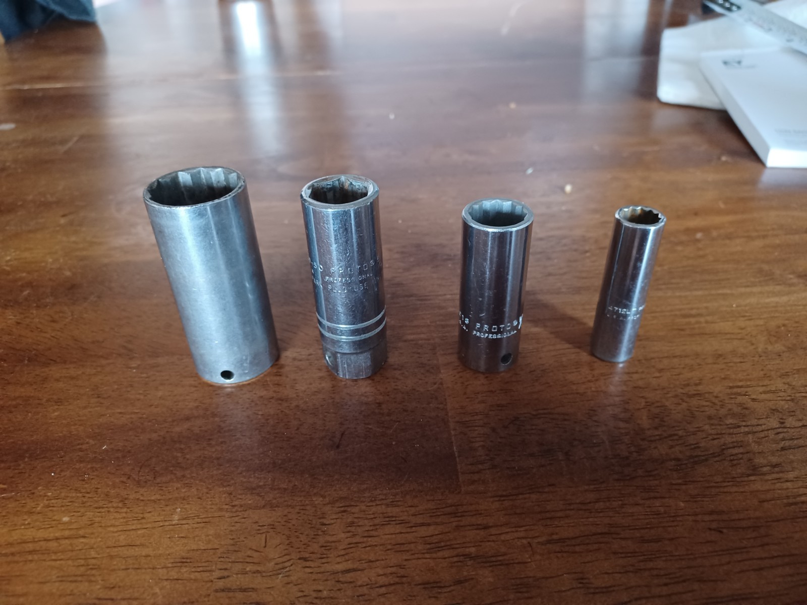 Proto Pear Ratchet 5249 3/8″ Drive With 13 various Sockets. Great mix! Nice