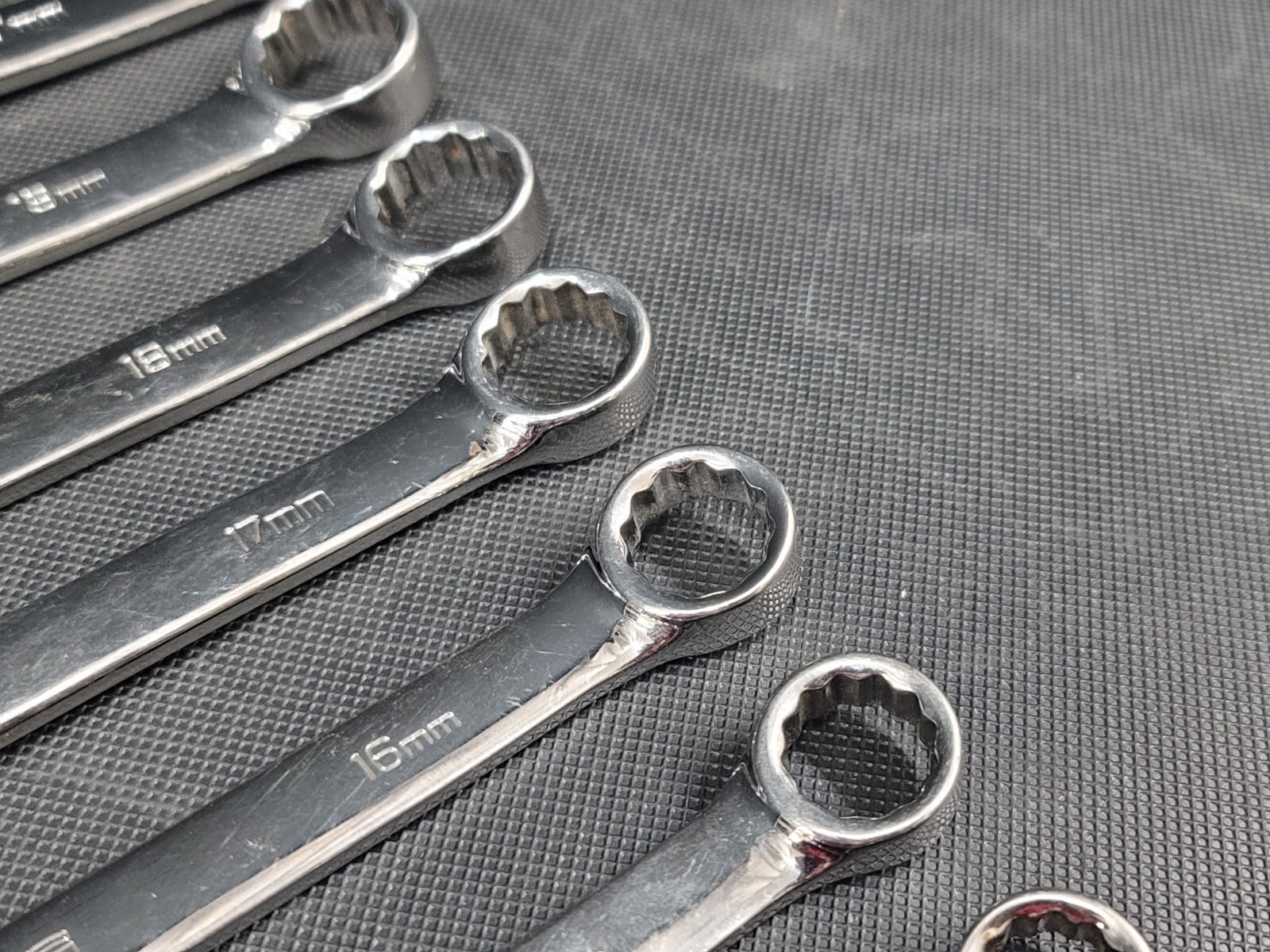 Armstrong Tools 15 pc 12 point Metric Combo Wrench Set 7-19mm & 21-22mm GMTK 52