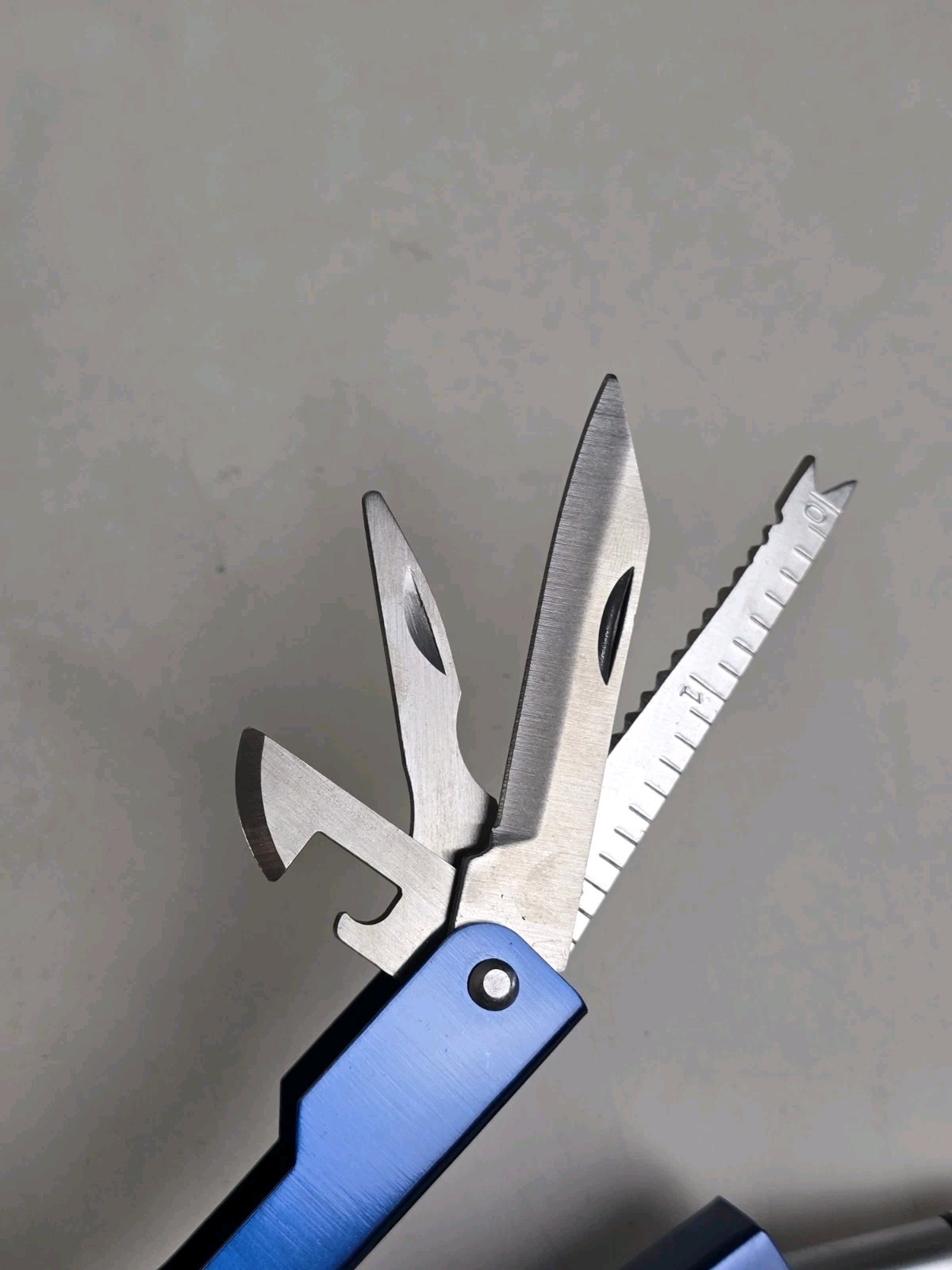 FORD MOTORS FORD TOOLS MULTI TOOL IN SHEATH BLUE METALLIC NEW