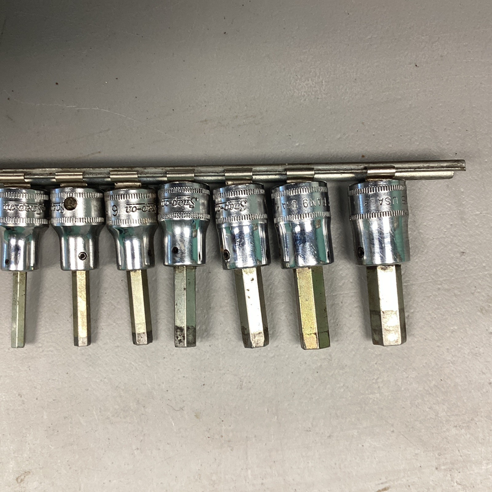Snap-On 207EFAMY 7 pc 3/8″ Drive Metric Hex Bit / Allen head Socket Set 4-10 mm