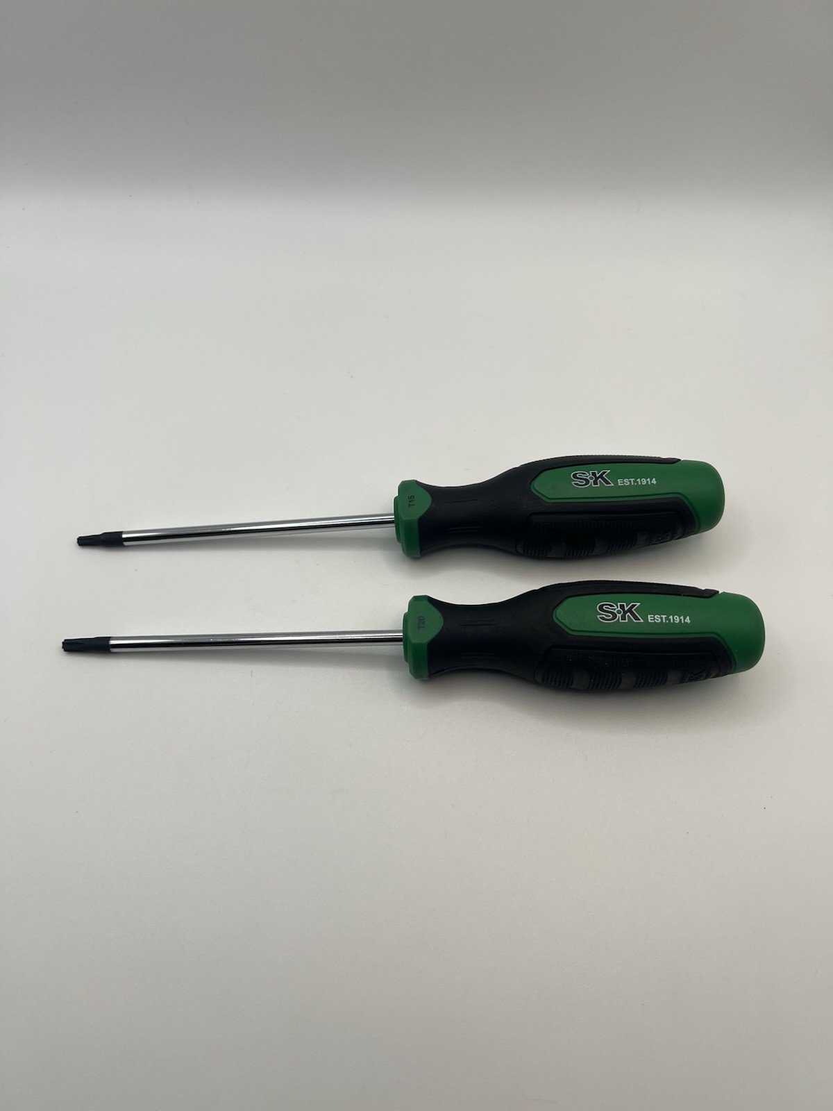 SK Hand Tools 2pc Torx Screwdriver Set T15 T20 Pro Grip Magnetic Star Drivers