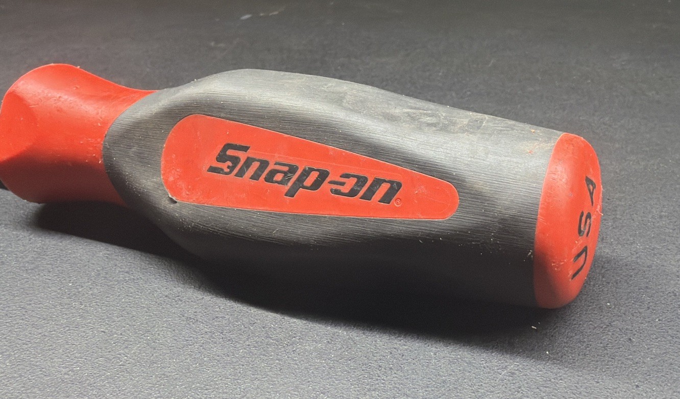 Snap-on Tools USA RED 1/4″ Drive Soft Grip Standard Shank Driver SGT4B