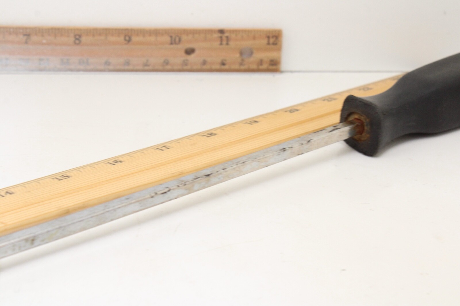 Unbranded 5/16″ x 21″ Long Slotted Hard Black Handle Screwdriver