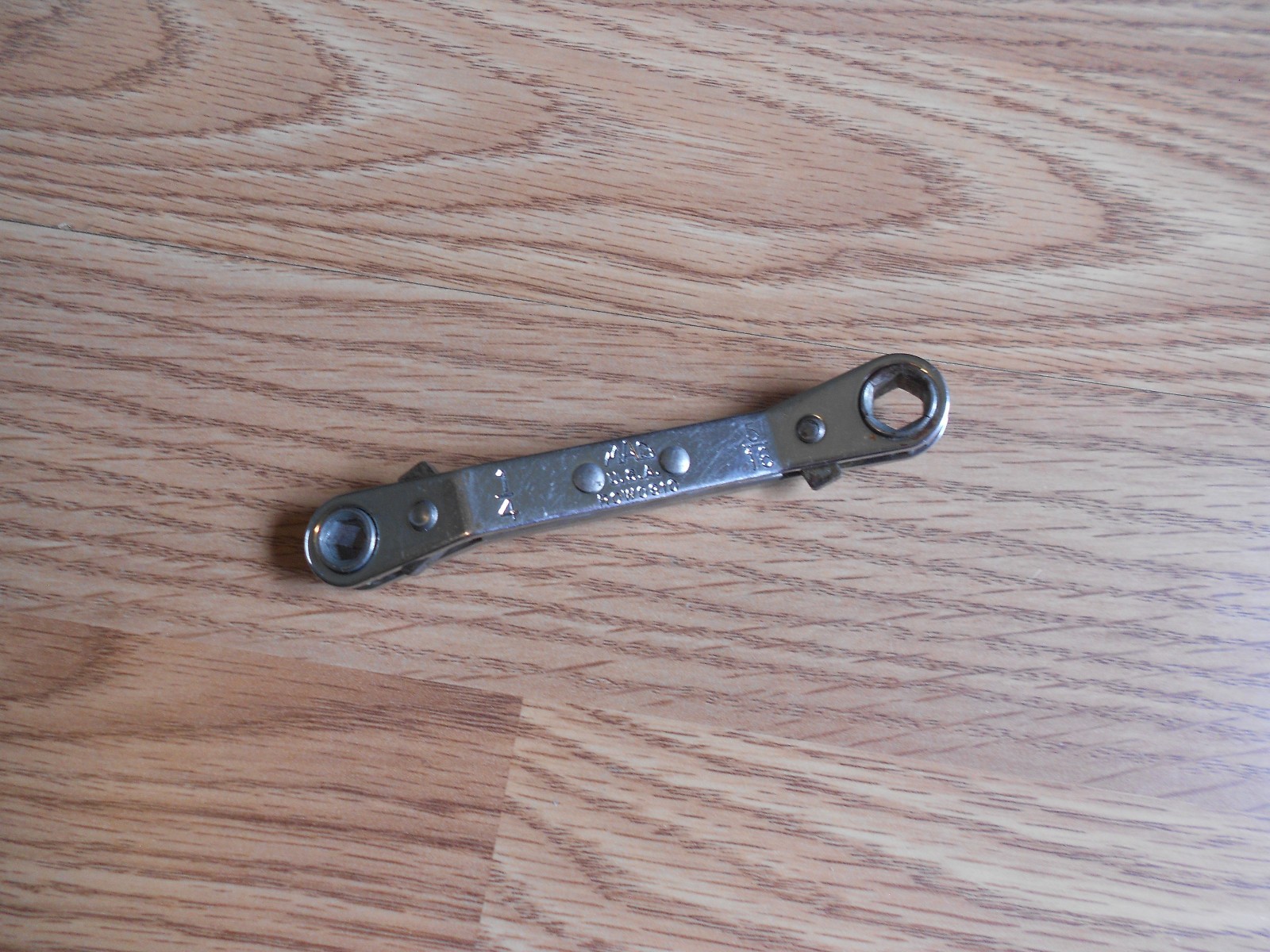 1 MAC TOOLS ROW0810 1/4″ x 5/16 6pt Reversible Ratcheting Offset Box Wrench USA