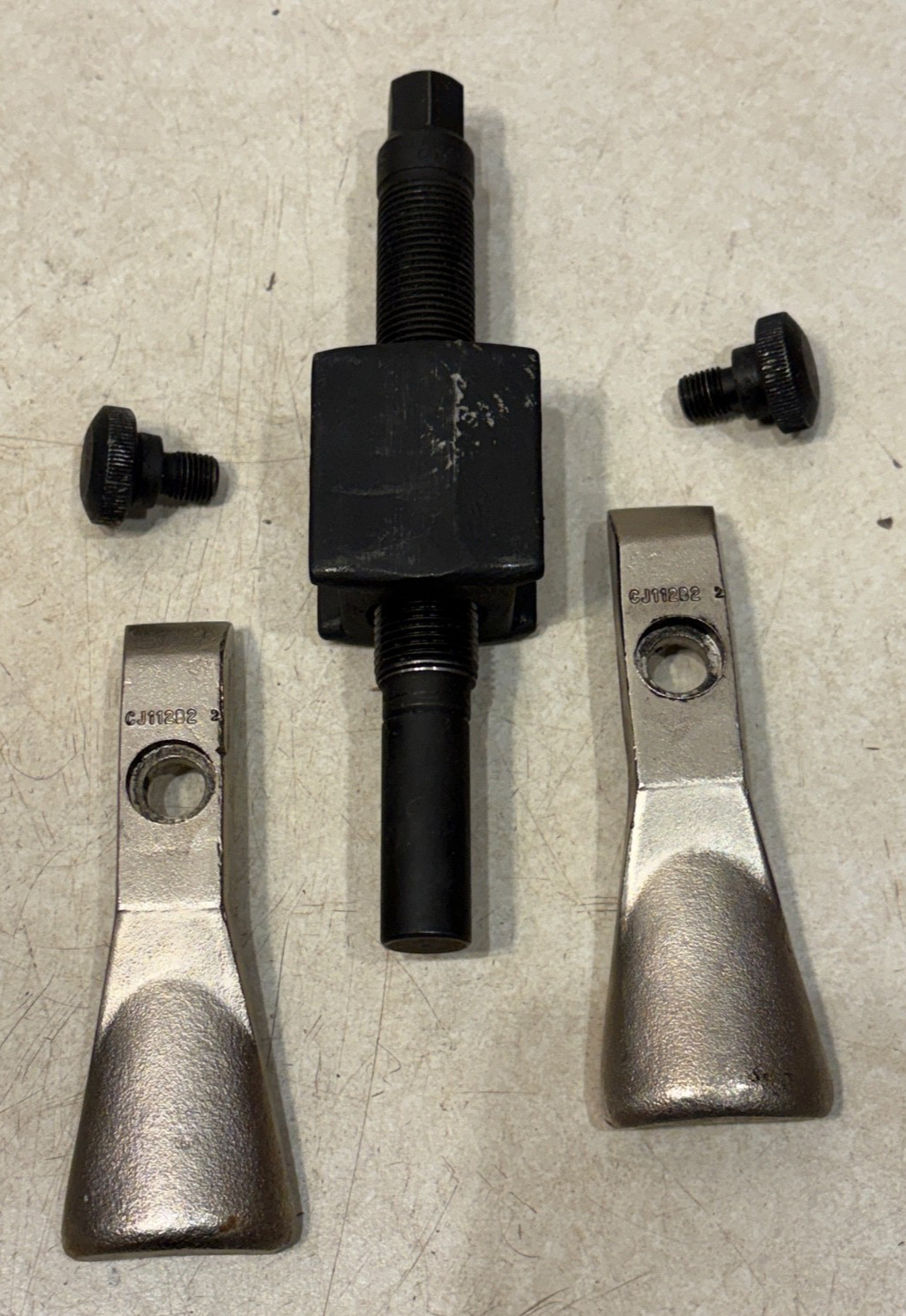 Snap On Power Steering And Alternator Pulley Puller & Installer CJ113B & CJ112B