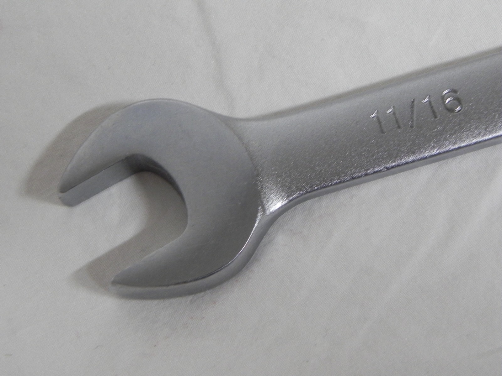 Blue Point BLPCW1116 12 Point 11/16″ SAE Combination Wrench Measuring 10-1/4» L