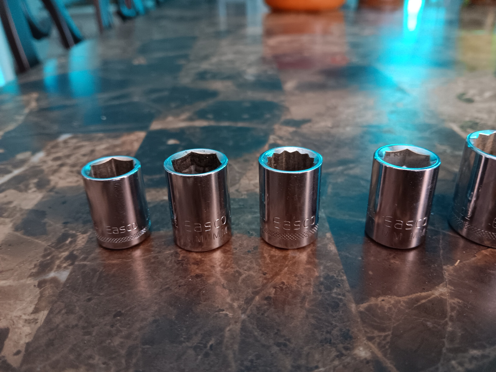 lot of Easco drive socket 12 pieces three of them are 3/4 (52 3124)