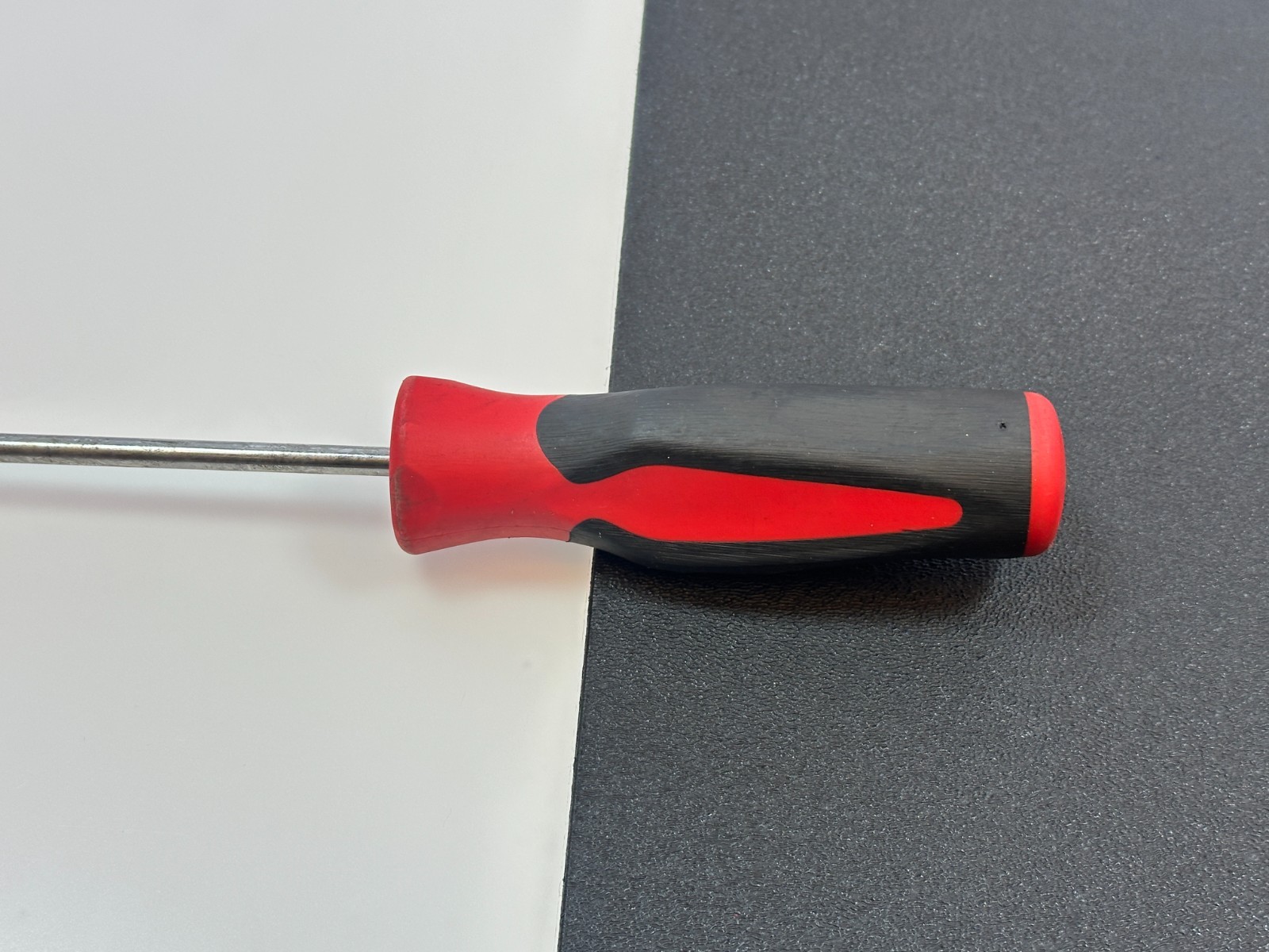 🇺🇸 Snap On Tools USA SGDTX1020B Long T20 Torx Screwdriver, Red Soft Grip