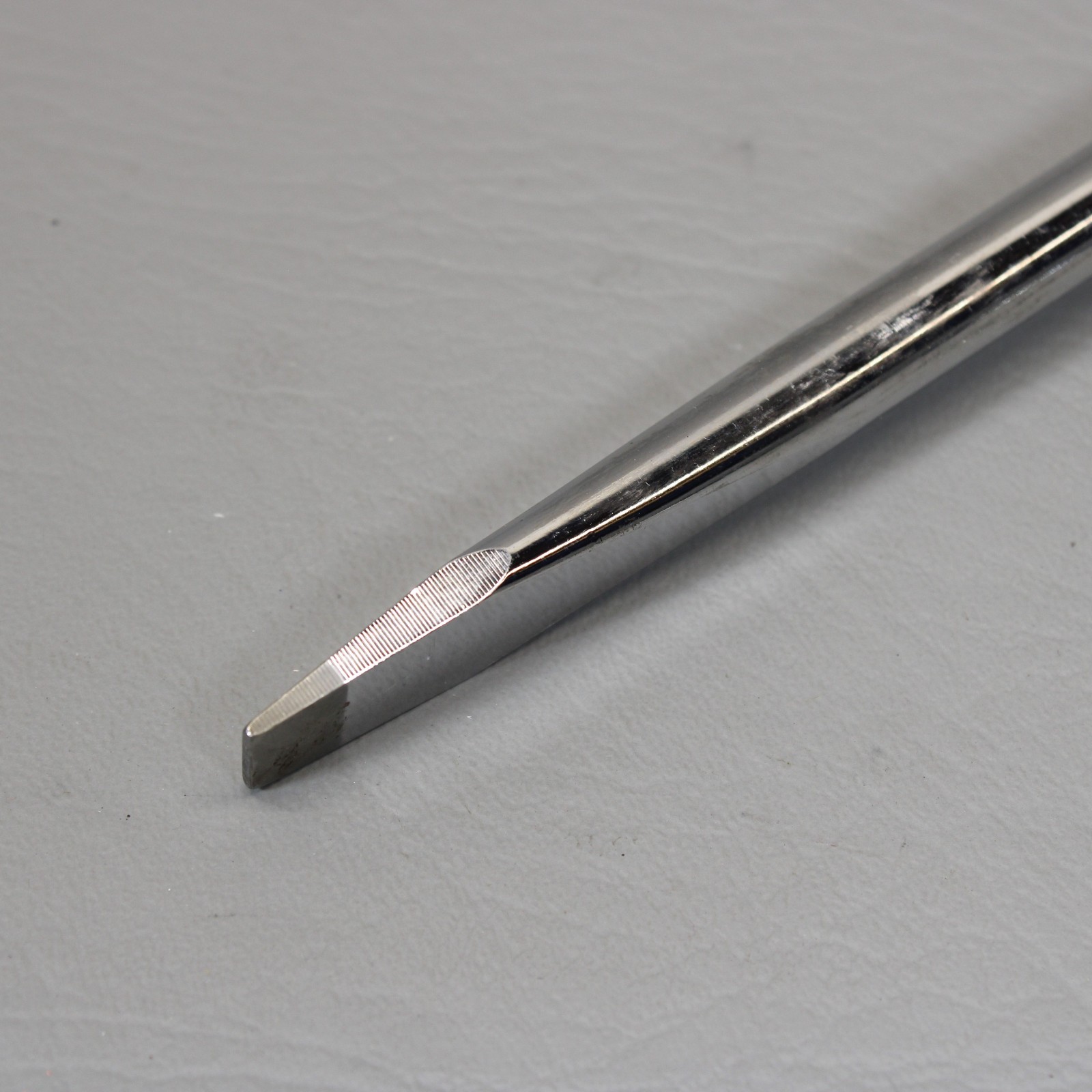 Snap On Large 3/8″ Flat Head Screwdriver Pink SDD8A
