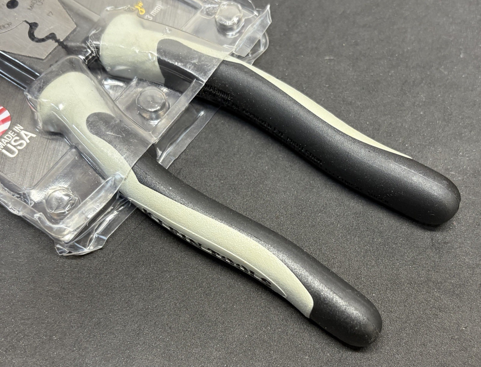 NEW! Klein Tools J215-8CR-SEN 8” Crimping Cutting Stripping Hybrid Pliers