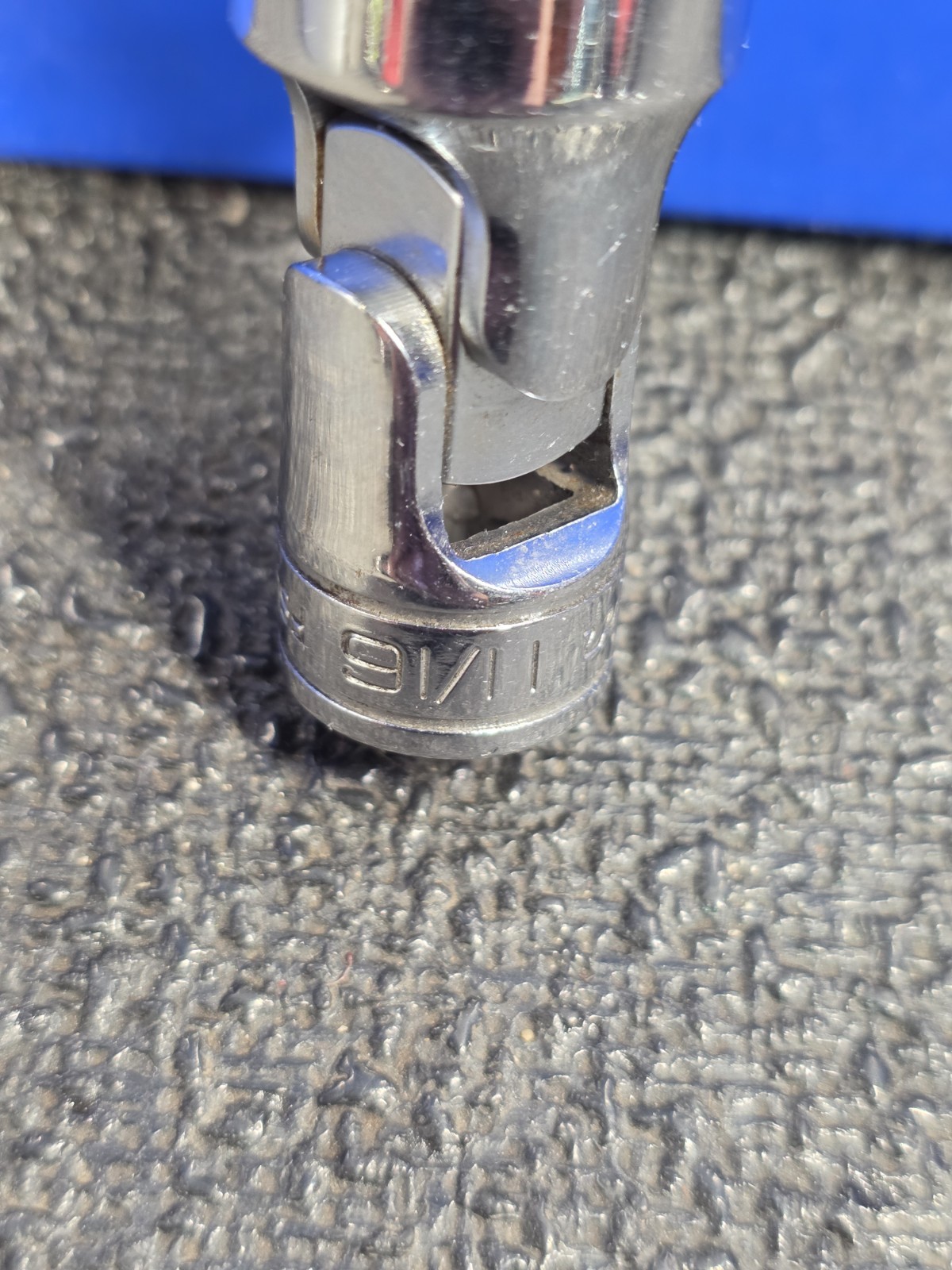 Snap-on Tools FSU22 11/16″ SAE 6-Point Deep Chrome Universal Swivel Socket USA