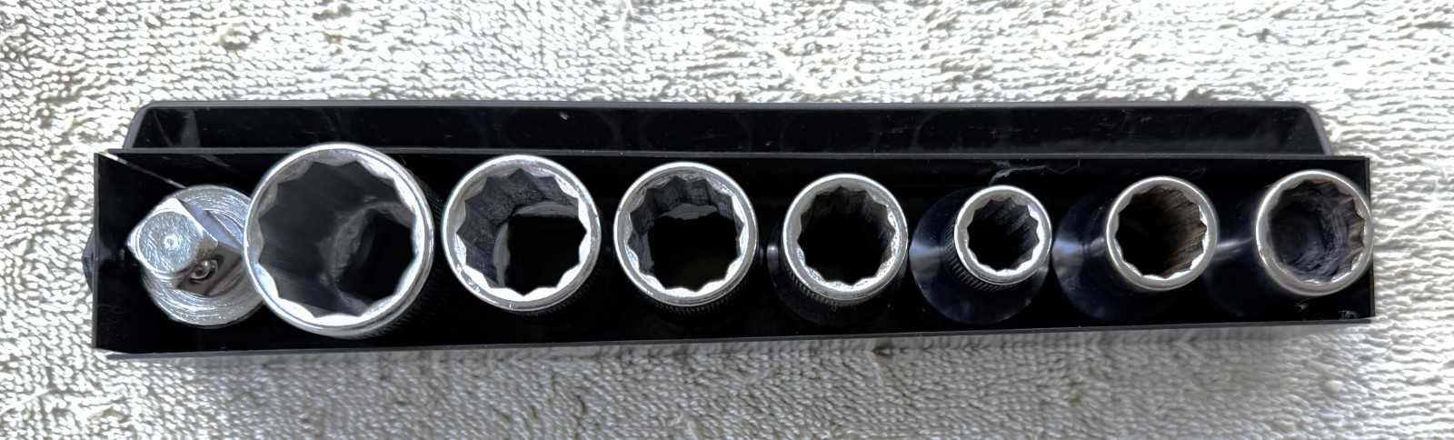 LOT OF 8, 1/2 INCH DRIVE SOCKETS AS PICTURES AND DESCRIBED