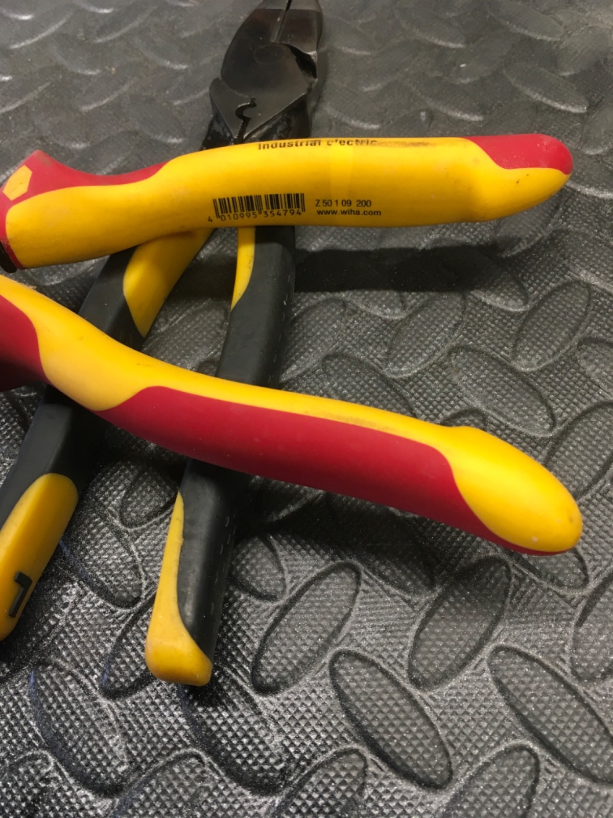 Hand tools 1 large American Ideal Linesmen Pliers 1 German Wiha Cable Cutter