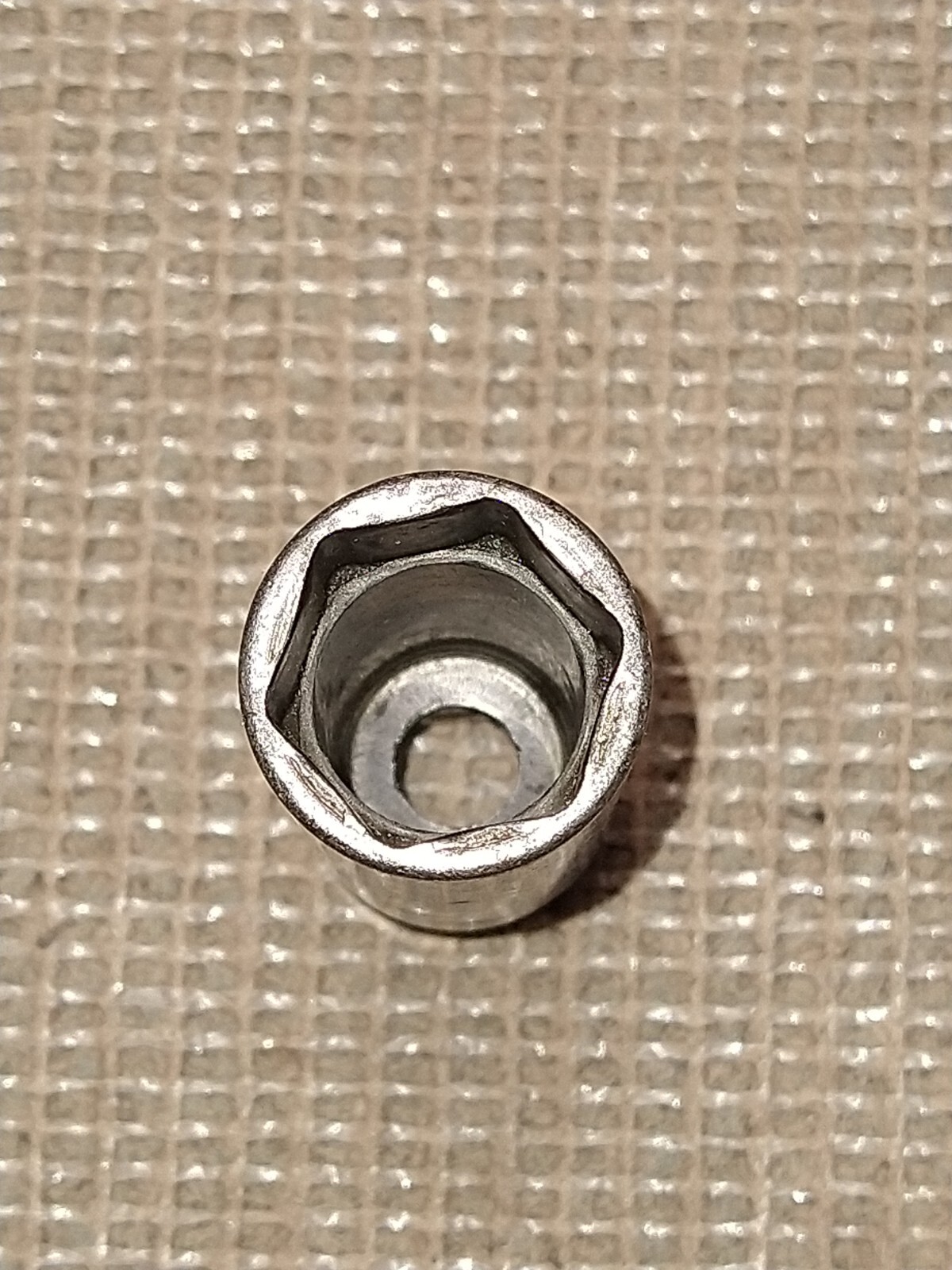 Snap On SFSM18, 3/8″ Drive 18mm. Socket, 2.6″ Deep/High, 6 Point.