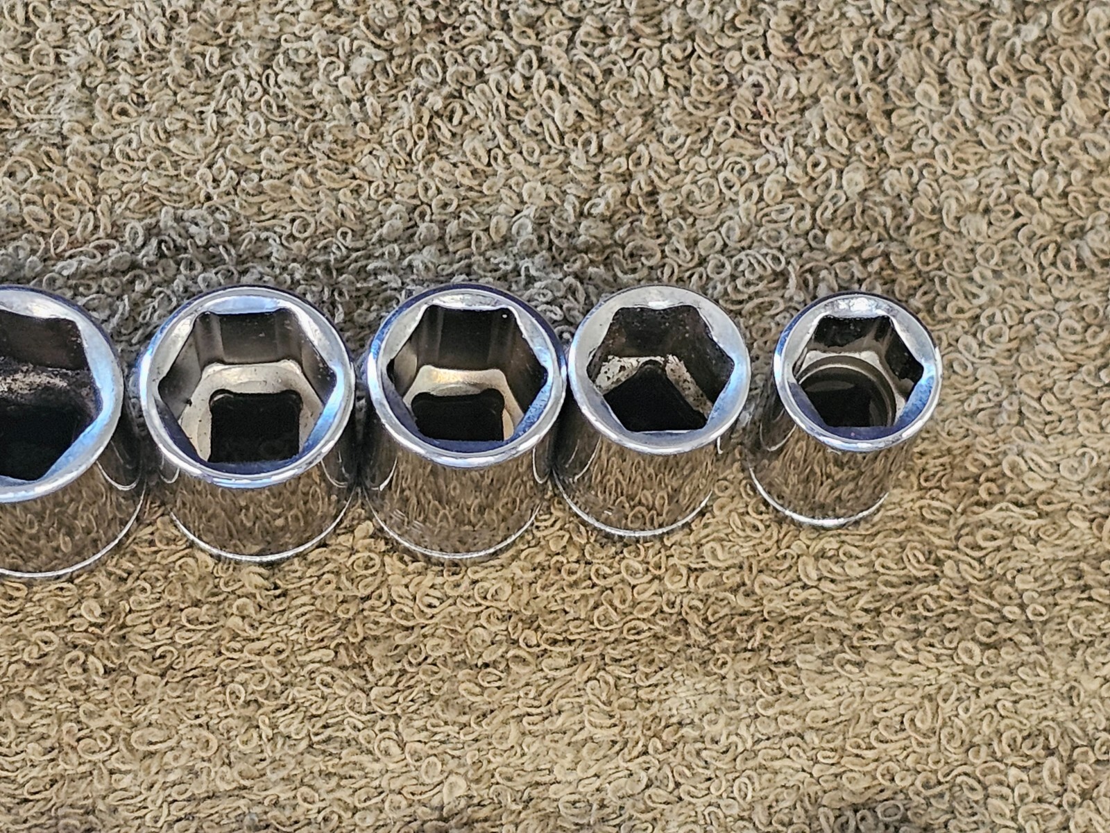 15 Westward Sockets 1/4 Drive 15 14 13 12 11 10 9 8 7 6 5.5 Adapter Metric Set
