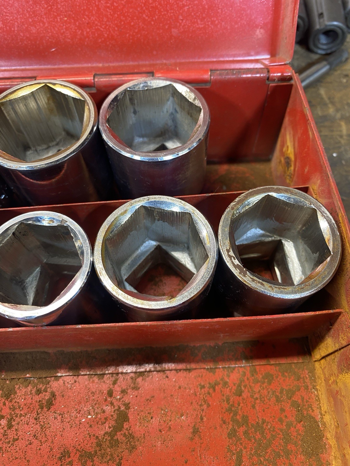 3/4” Drive Socket Set 18 Pieces With Metal Case