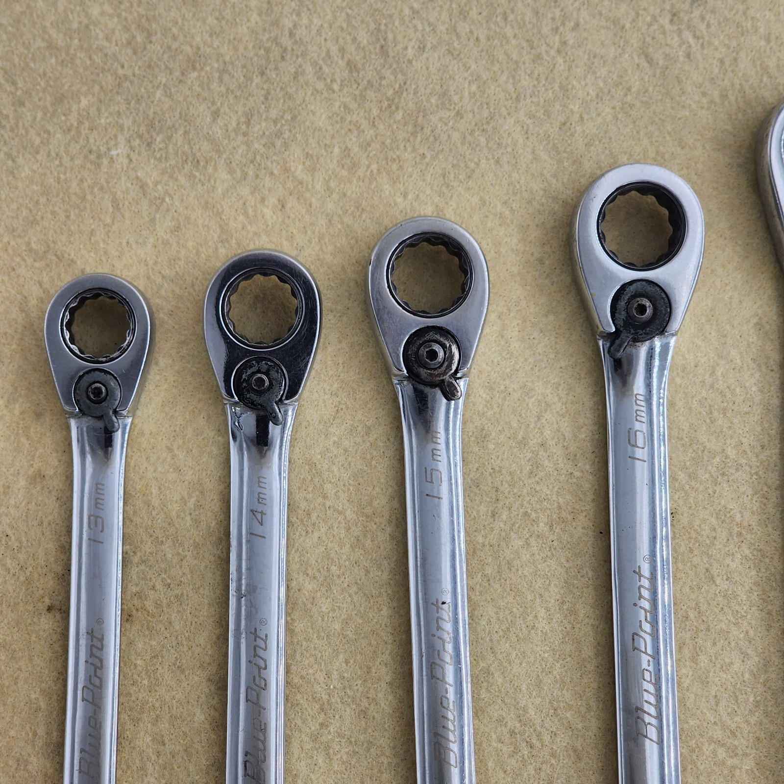 Blue-Point 12 Pc Metric Reversible Ratcheting Combination Wrench Set 8mm-19mm Sn