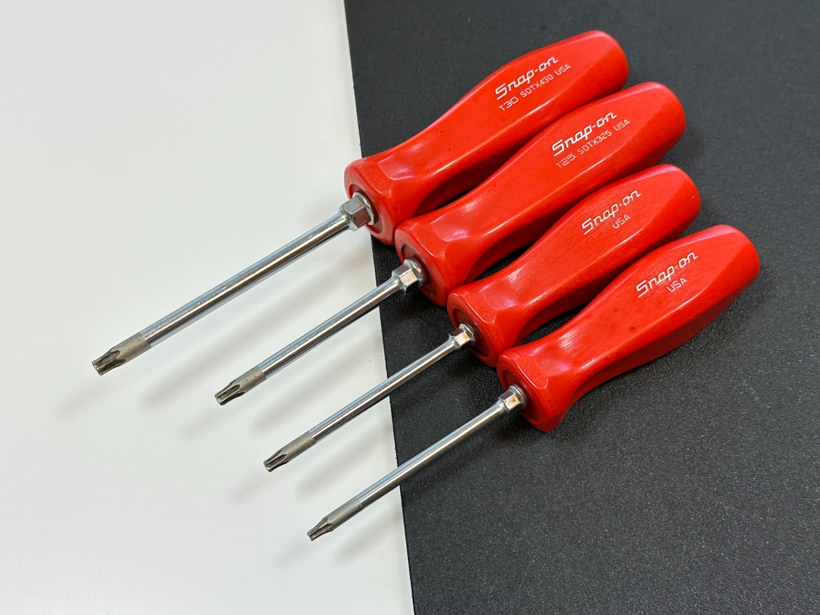 🇺🇸 Snap-on Tools USA 4pc RED Hard Handle Torx Screwdriver Set, T15 T20 T25 T30
