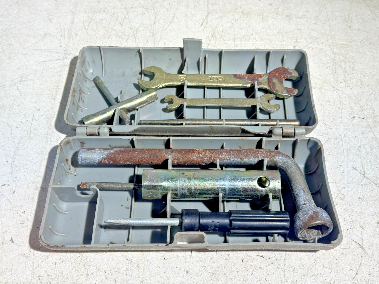 Vintage Fiat 500 600 850 124 127 128 Tool Kit Set – missing 1 tool