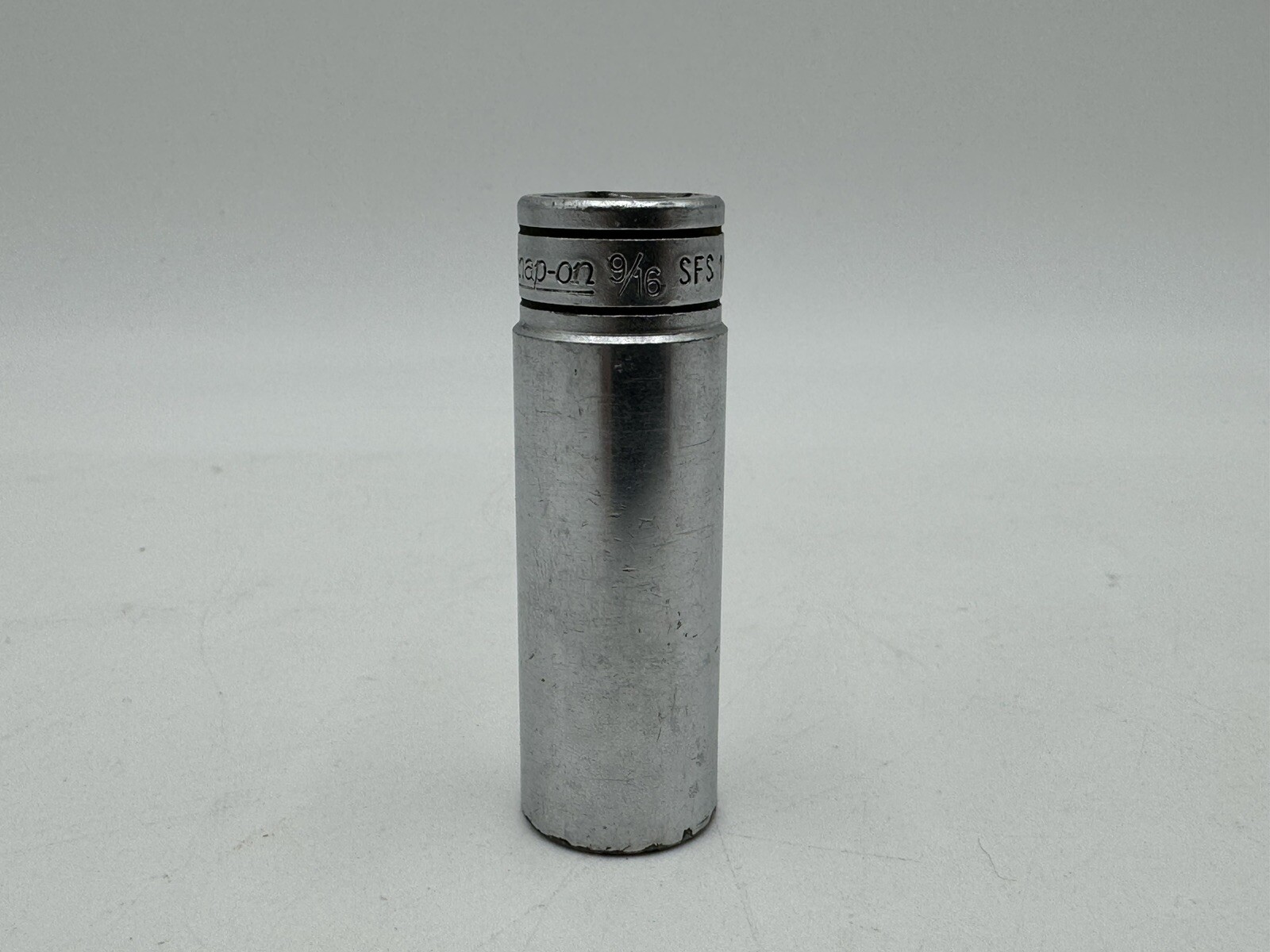 Snap-On USA [SFS181] 9/16″ 3/8″-Drive SAE Deep 12-Point Chrome Socket. G7