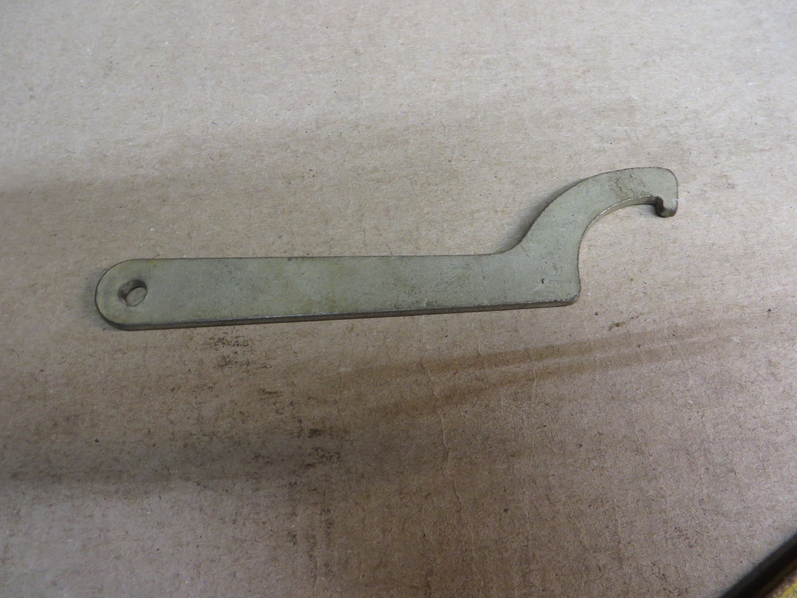VINTAGE C SPANNER ( HOOK ) WRENCH 4″ x 1-1/4″ UNMARKED