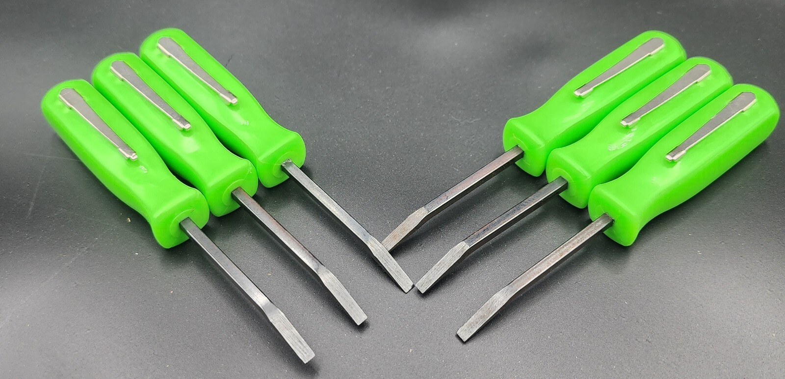 🛠️ 6-Piece Green Pocket Prybar Set – Master Your Automotive Tasks! 🚗🔧