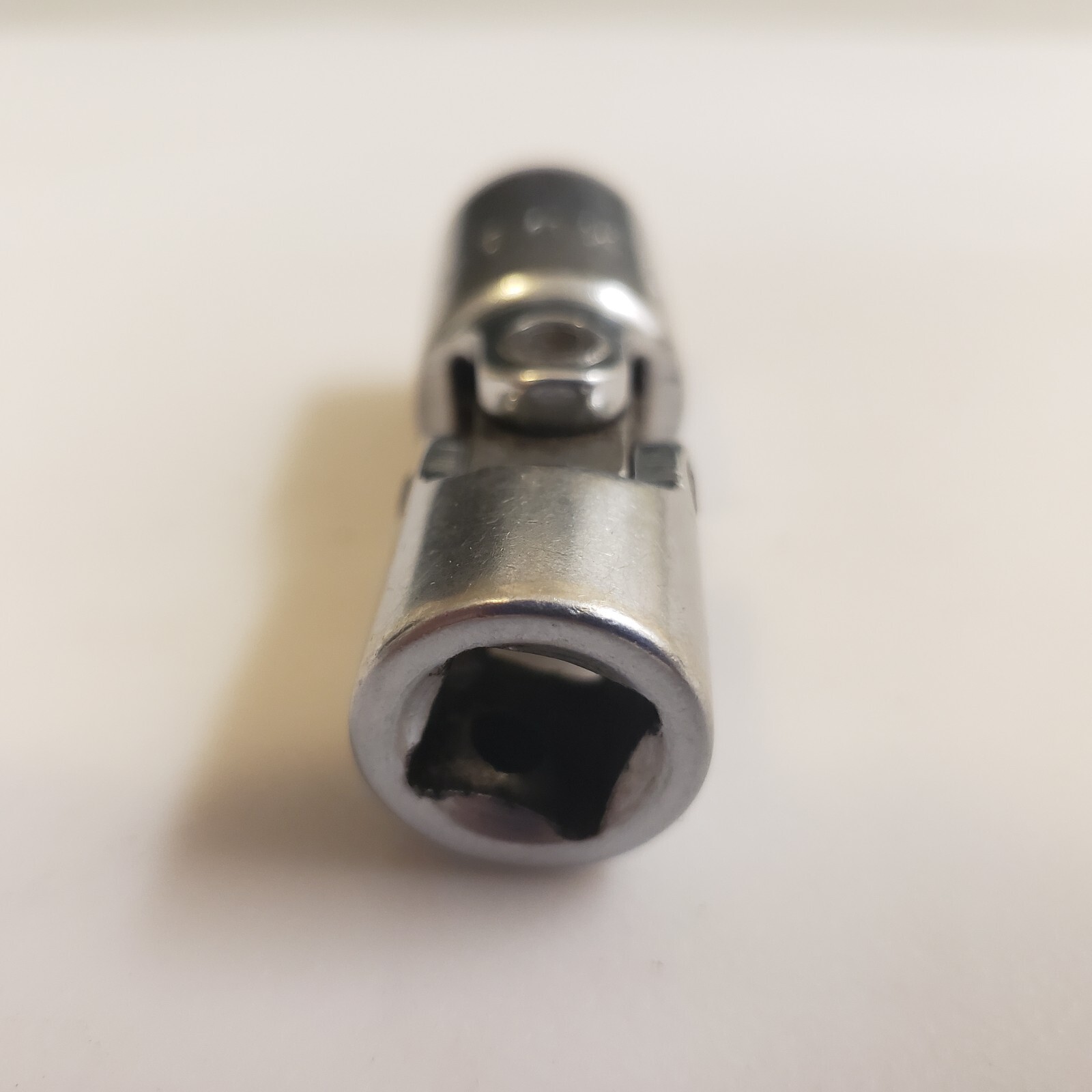 MAC TOOLS 3/8″ Drive 9/16″ Swivel 6 Point Swiveling SAE Socket USA Made (XU186D)