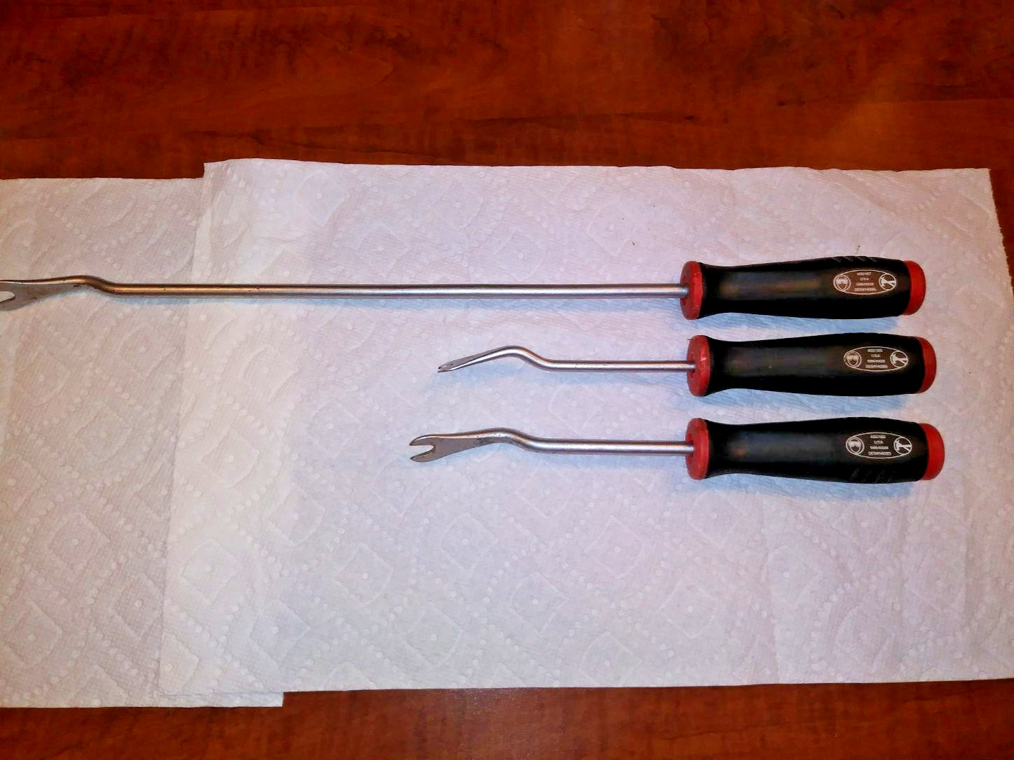 SNAP-ON 3PC. TRIM PAD CLIP REMOVER SET. RED & BLACK SOFT GRIP HANDLES LIKE NEW