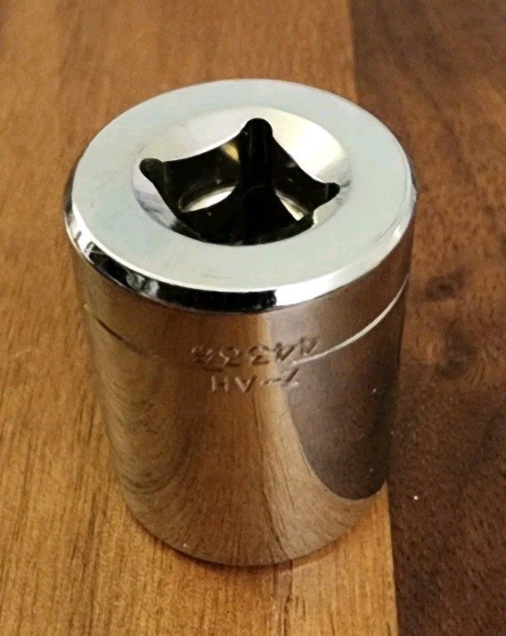 Craftsman 11/16″ Socket 12 Point 3/8” Drive Z-AH 44336