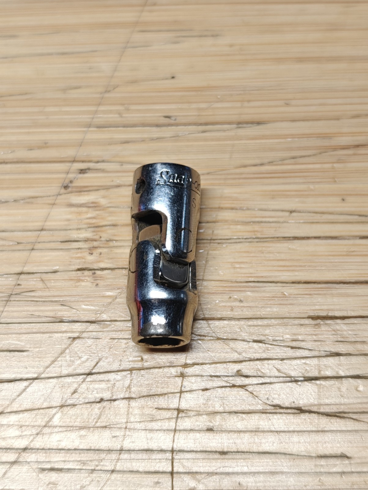 Snap On TMU141, 7/16″ Shallow Universal Socket, 1/4″ Dr 12 Pt