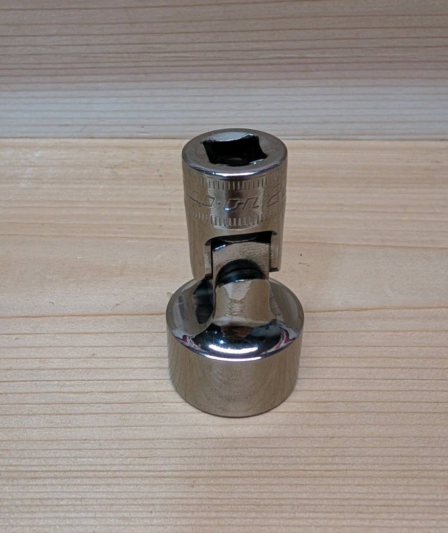 Snap-On Tools USA 3/8″ Drive 22mm Metric 6pt Chrome Swivel Socket FSUM22A