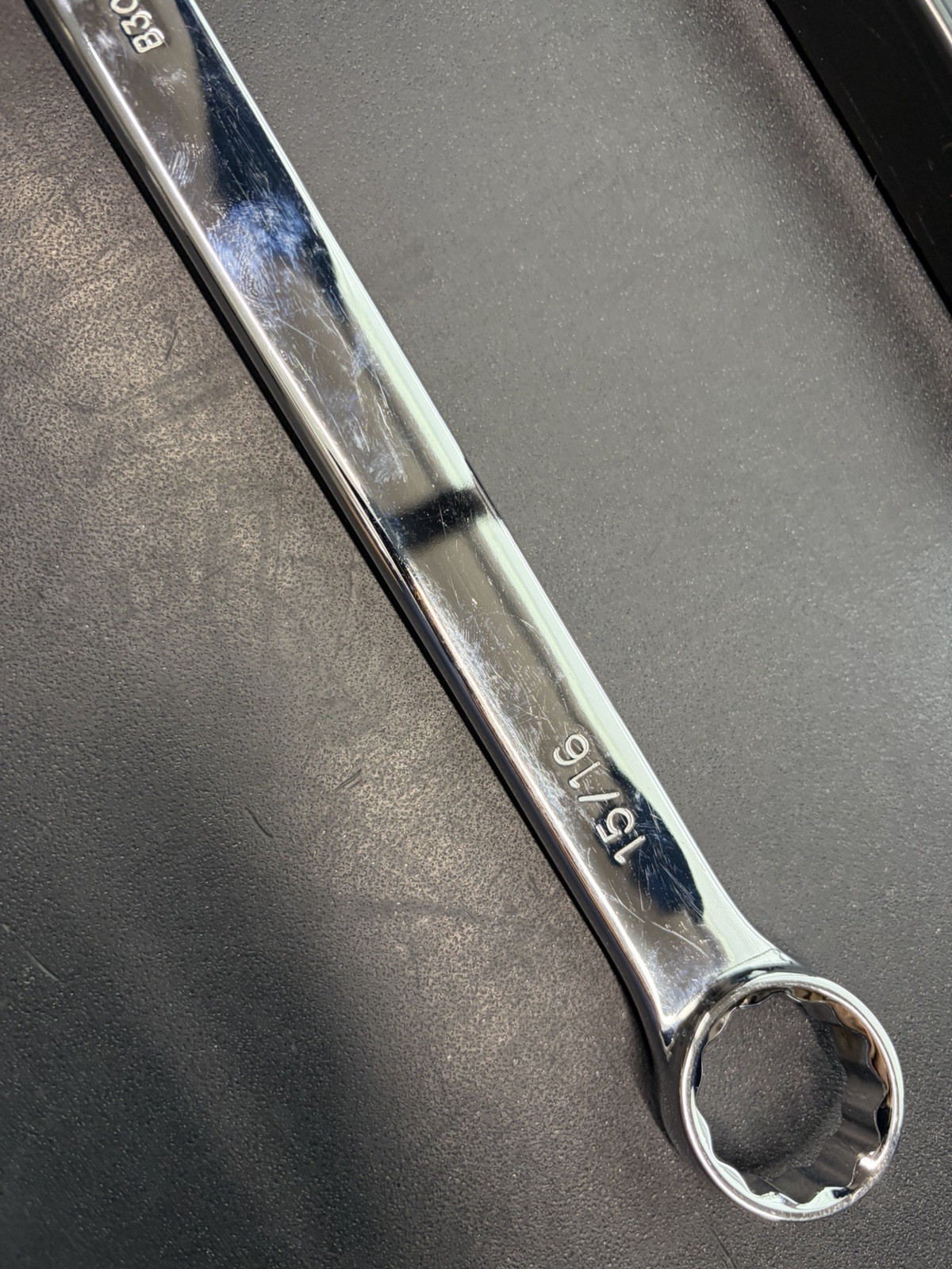 MAC TOOLS B3032R STANDARD SAE 12 POINT DOUBLE-BOX OFFSET WRENCH 15/16″ & 1″