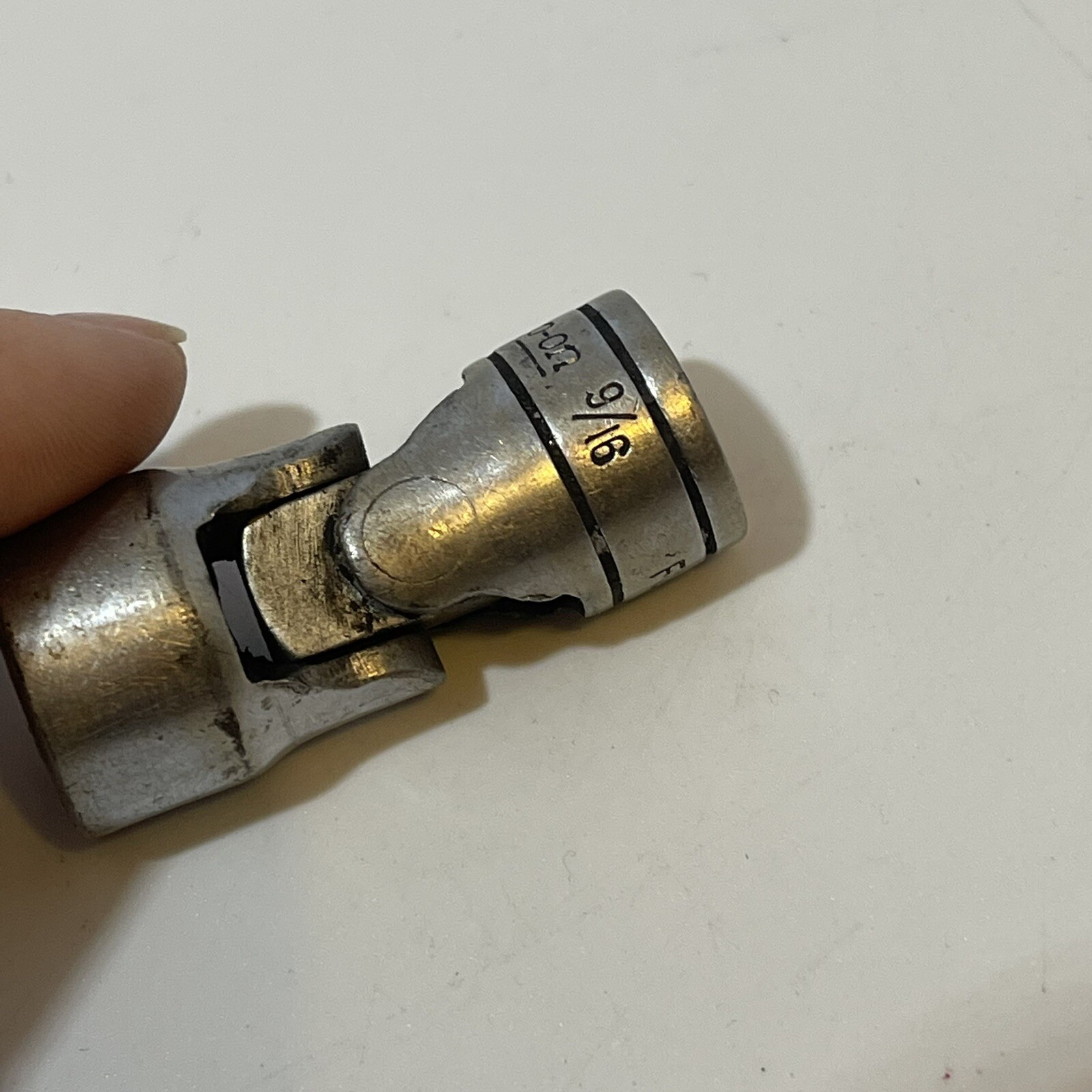 Snap On FU18A 3/8 inch drive 9/16 12 point swivel socket