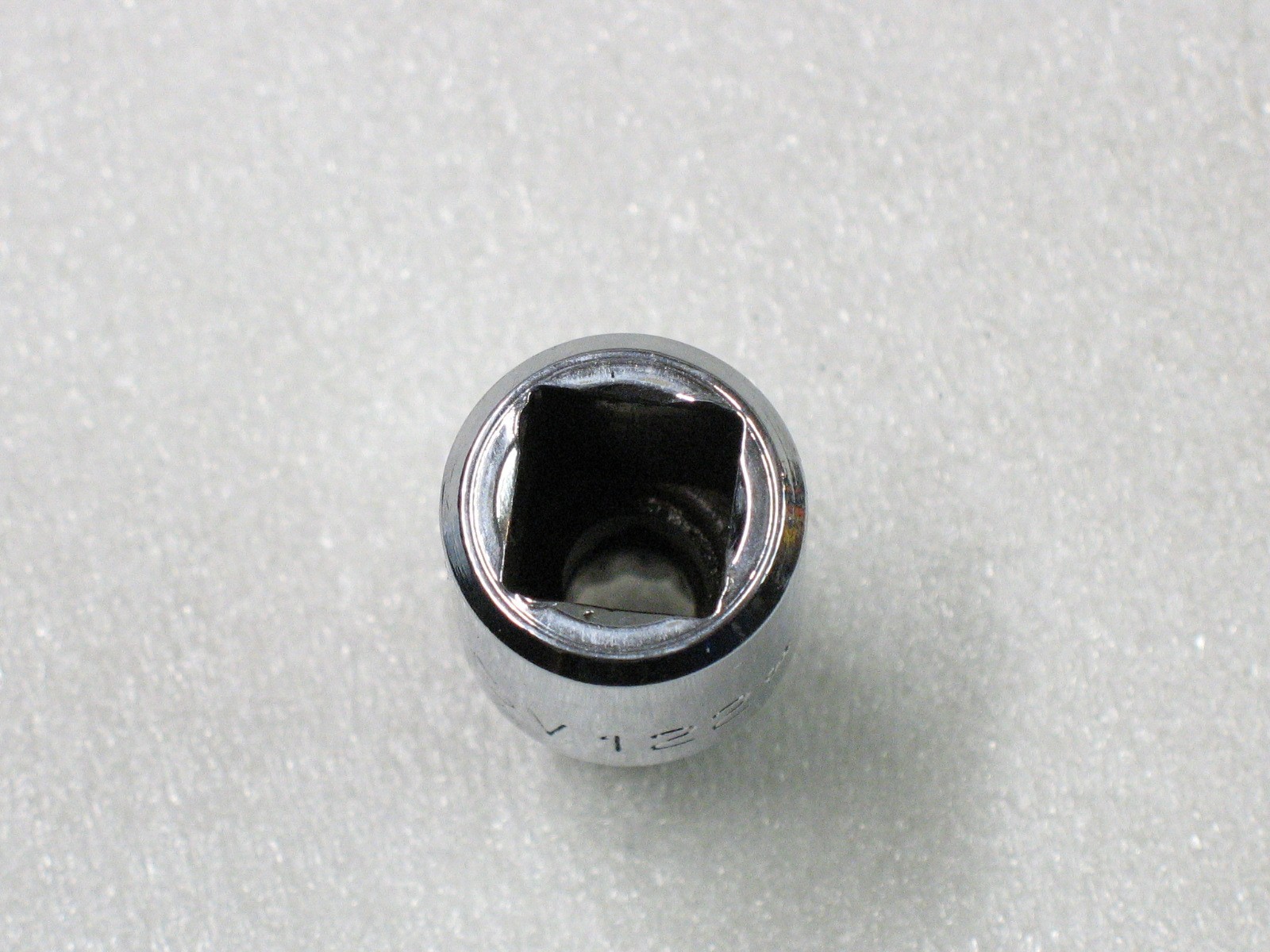 Mac Tools 1/2″ Drive 3/8″ Shallow 12 Point Chrome Socket #V122