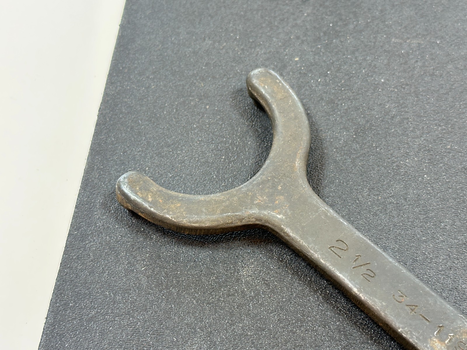 Armstrong Tools USA 34-119 2-1/2″ SAE Face Double Pin Spanner Wrench, Black, NOS