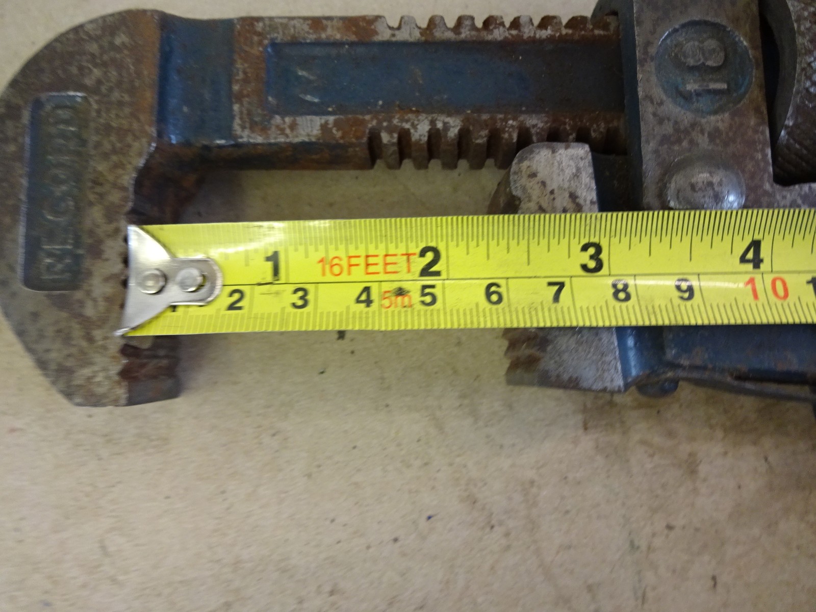 Record 18″ stillson pipe wrench