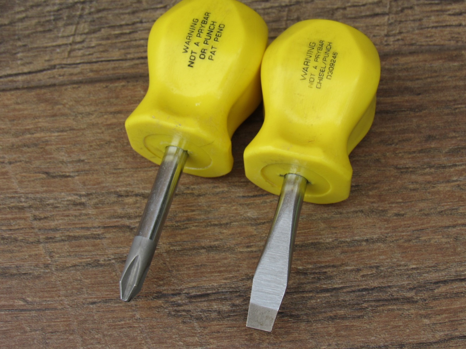 SNAP ON SDD1 FLAT TIP SDDP22 # 2 PHILLIPS STUBBY YELLOW HANDLE SCREWDRIVER SET 2
