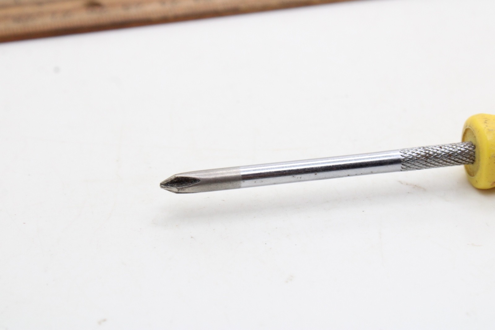 Snap-on SDDP301 #1 No. 1 Philips Head Mini Screwdriver Yellow Hard Handle USA